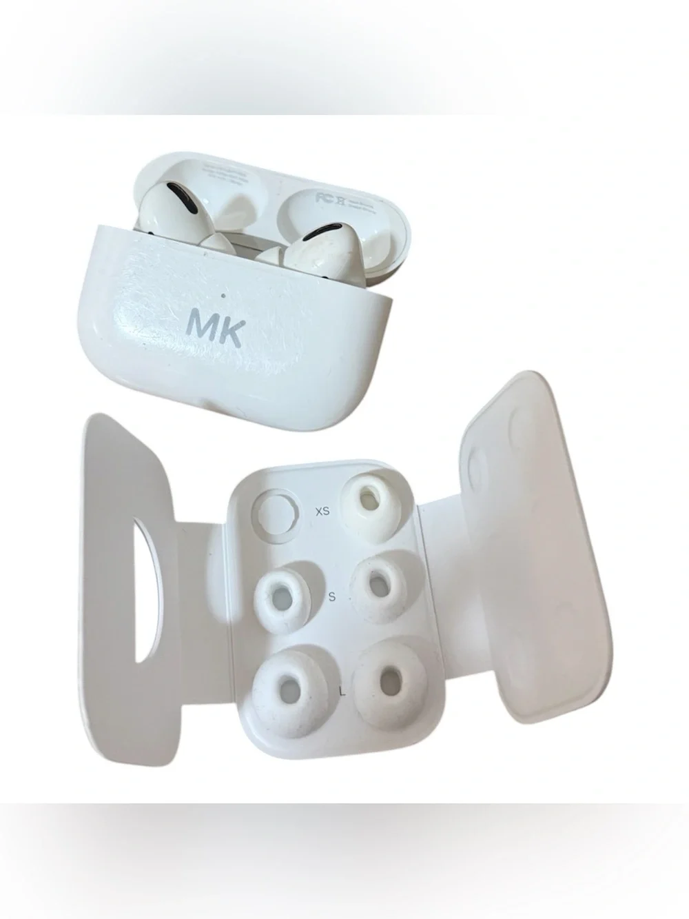 Apple Airpods Pro - 1st Gen with Charging Case